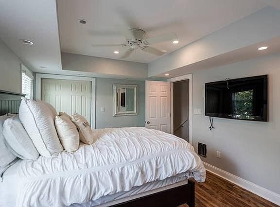 bed room, two large closets one walk in