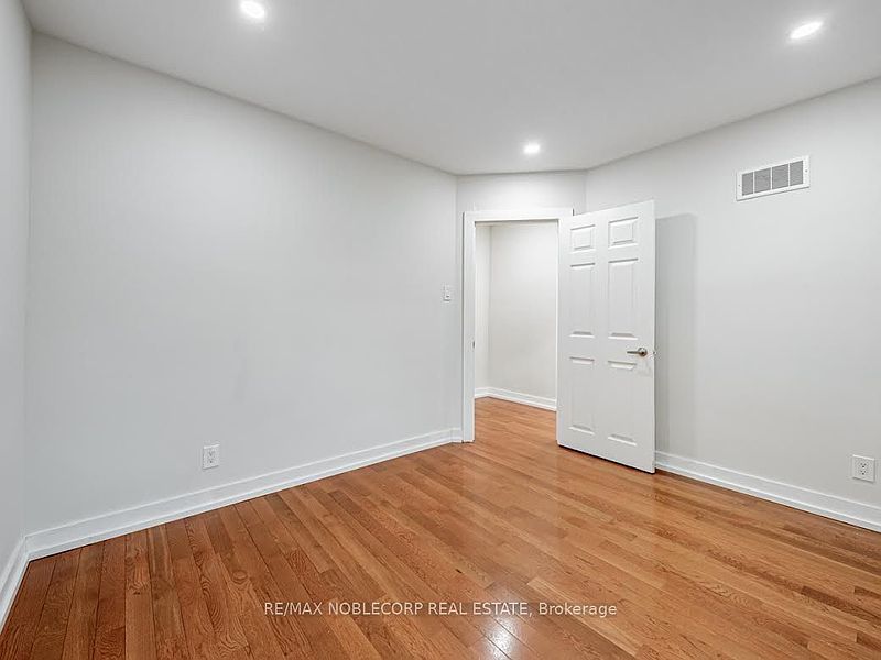 Toronto House for rent - 3 Bedrooms — photo 6