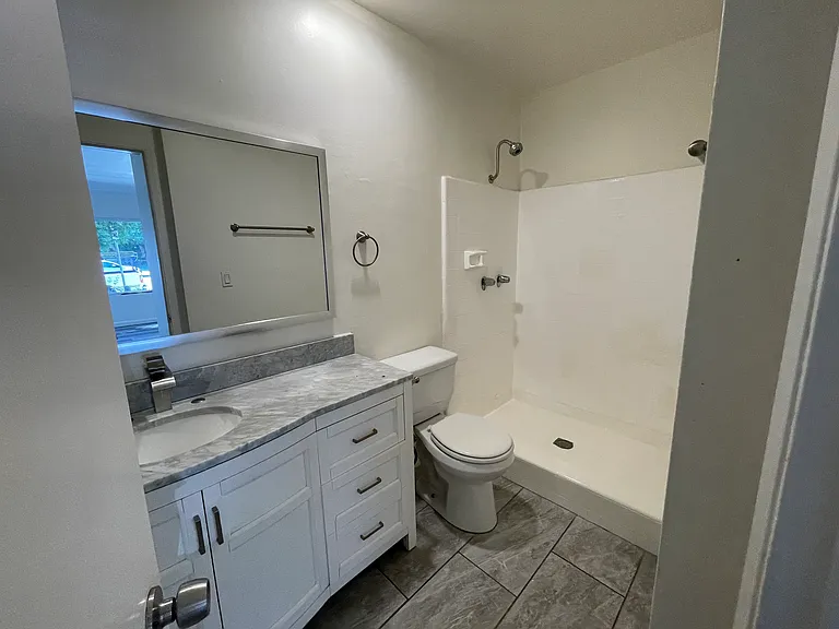 6535 Fulton Ave — Photo 20