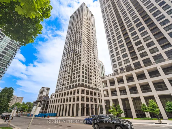 30 Elm Dr W #3906, Mississauga, ON L5B 0N6