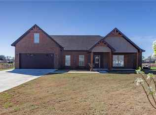 1903 Clear Branch Rd, Deatsville, AL 36022