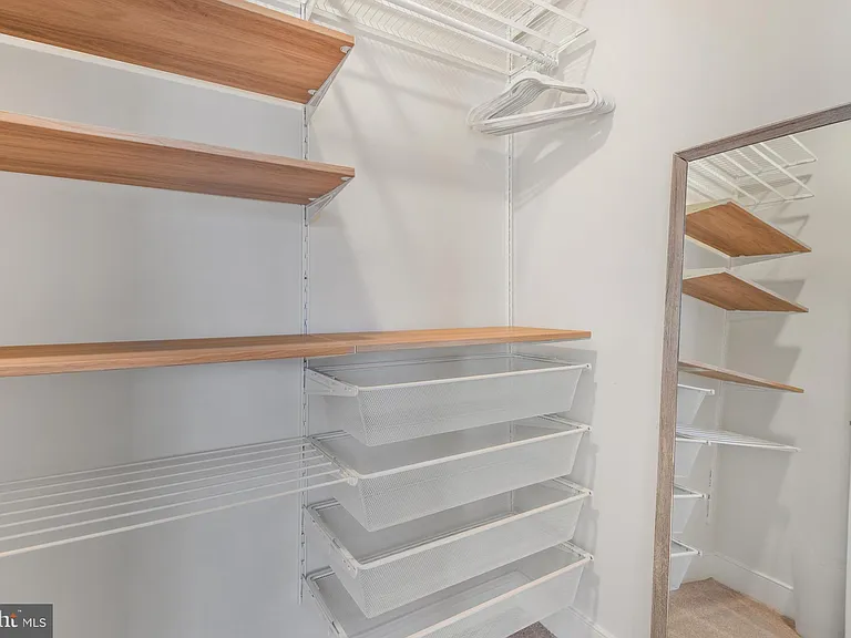 813 Rockwell Ave — Photo 19