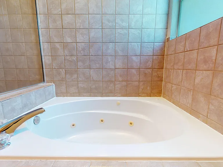 6256 Escondido Dr — Photo 21