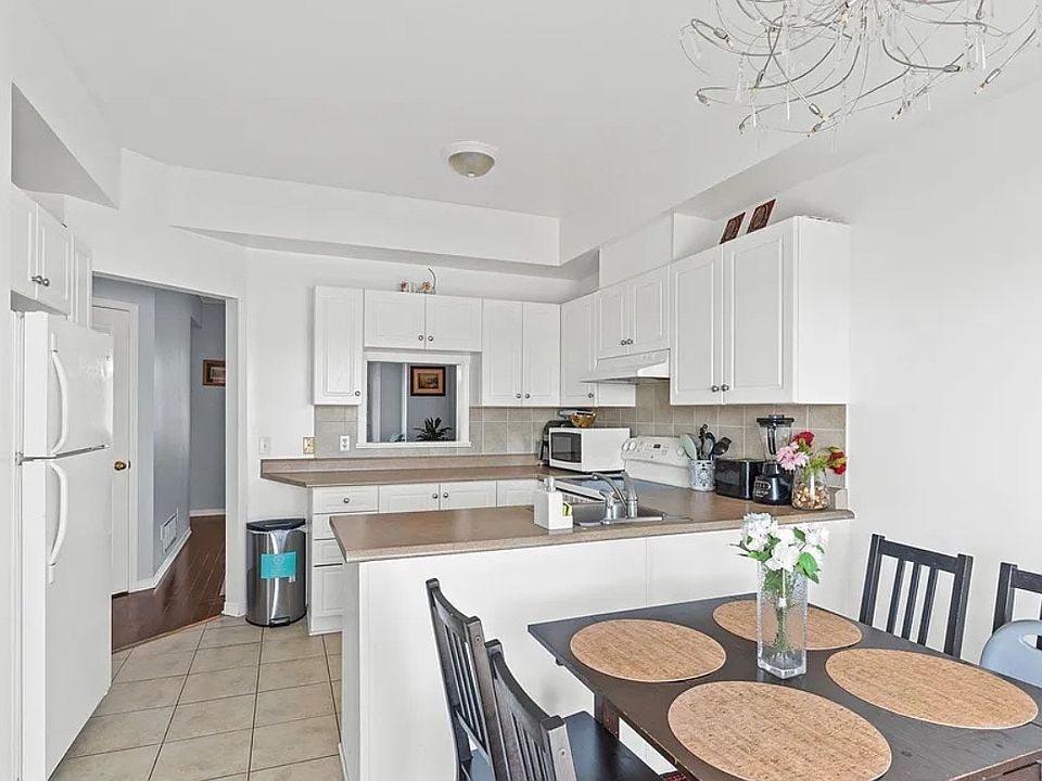 2nd image of 2971 Kyle St
