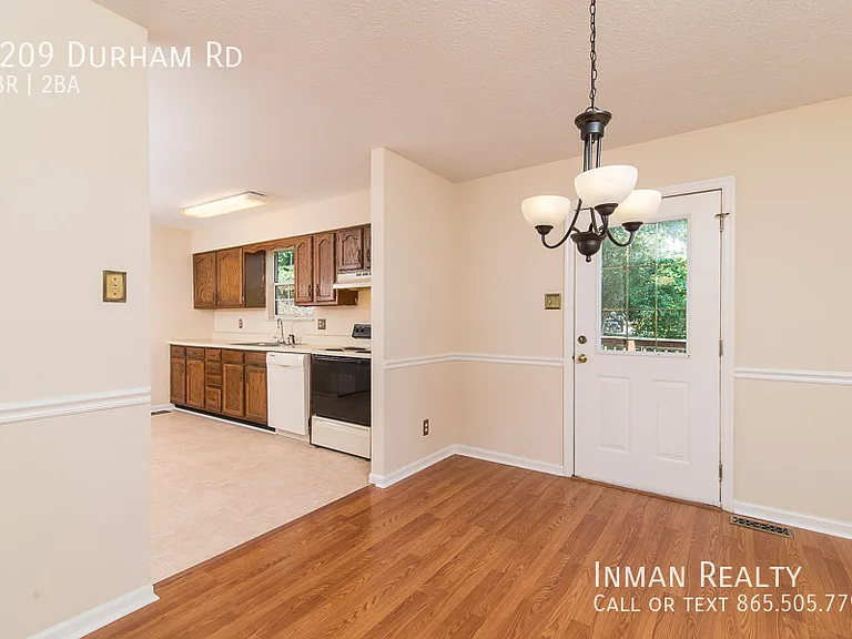 1209 Durham Rd — Photo 10