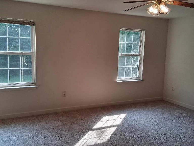 12904 Arsenal Ct — Photo 21