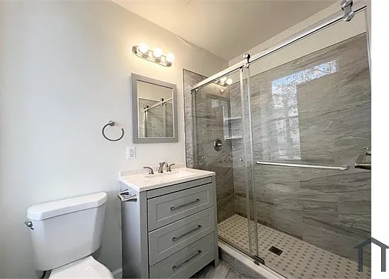 4 bed, 1300 sqft, $5,100 — Photo 2