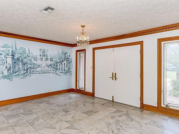 5th image of 2731 Fernway Dr