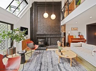 260 W 22nd St, New York, NY 10011