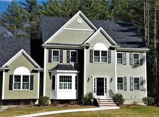 15 Lynch Pl, Cumberland, RI 02864