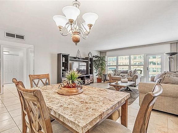4th image of 3850 Galt Ocean Dr APT 403