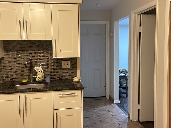 3rd image of 318 N 3rd Ave #1