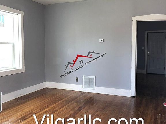 3rd image of 4002 Alder St #1R
