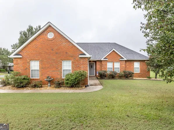 314 Links View Dr, Bonaire, GA 31005