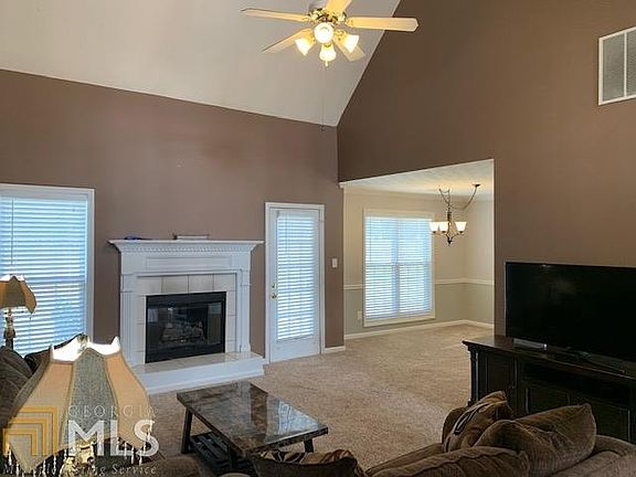 4th image of 80 Chapman Oak Dr