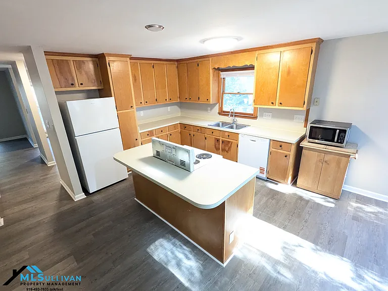 4424 American Dr — Photo 12