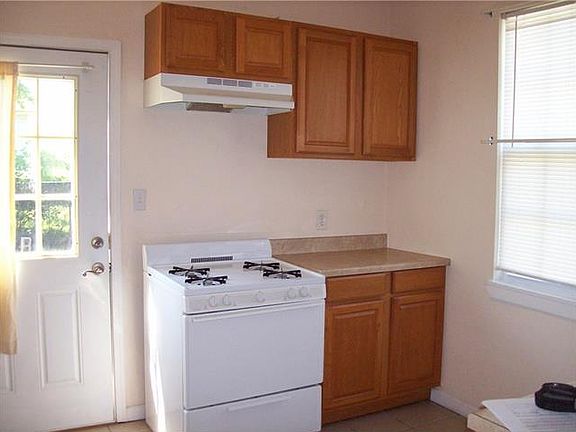 2nd image of 4950 Eastern St