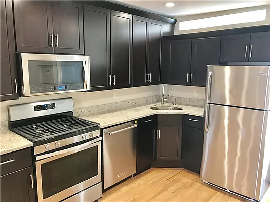 Rented by R New York | media 1