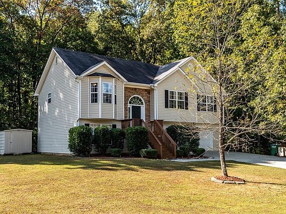 3rd image of 4490 Forrest Bend Ct