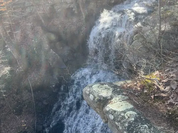 374 Monteagle Falls Rd, Monteagle, TN 37356