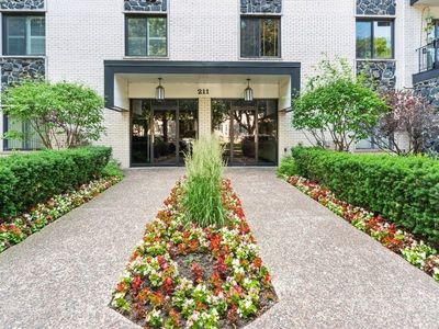 211 Elgin Ave APT 2F, Forest Park, IL, 60130