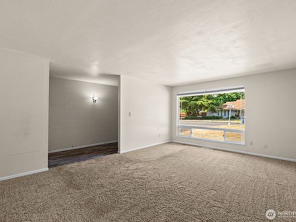 5th image of 9824 Onyx Drive SW
