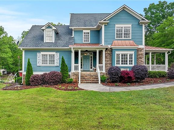 4th image of 65 Maude White Rd