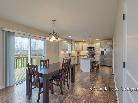 4th image of 9935 Myers View Dr NE