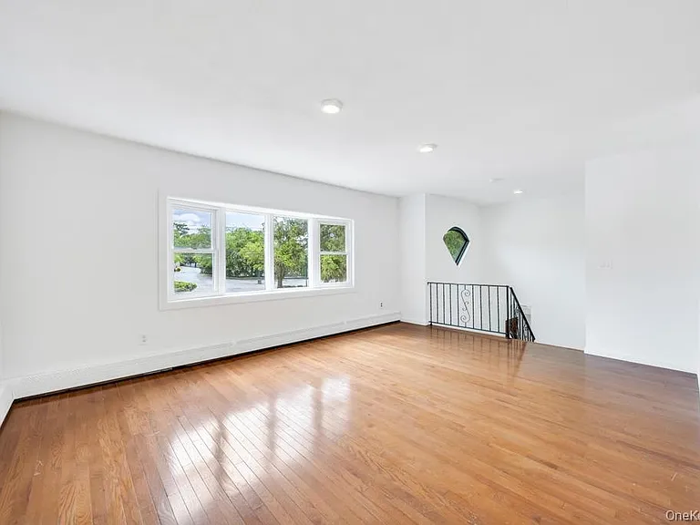 405 Massapequa Ave — Photo 9
