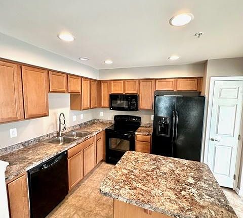 2nd image of 834 Blossom Dr