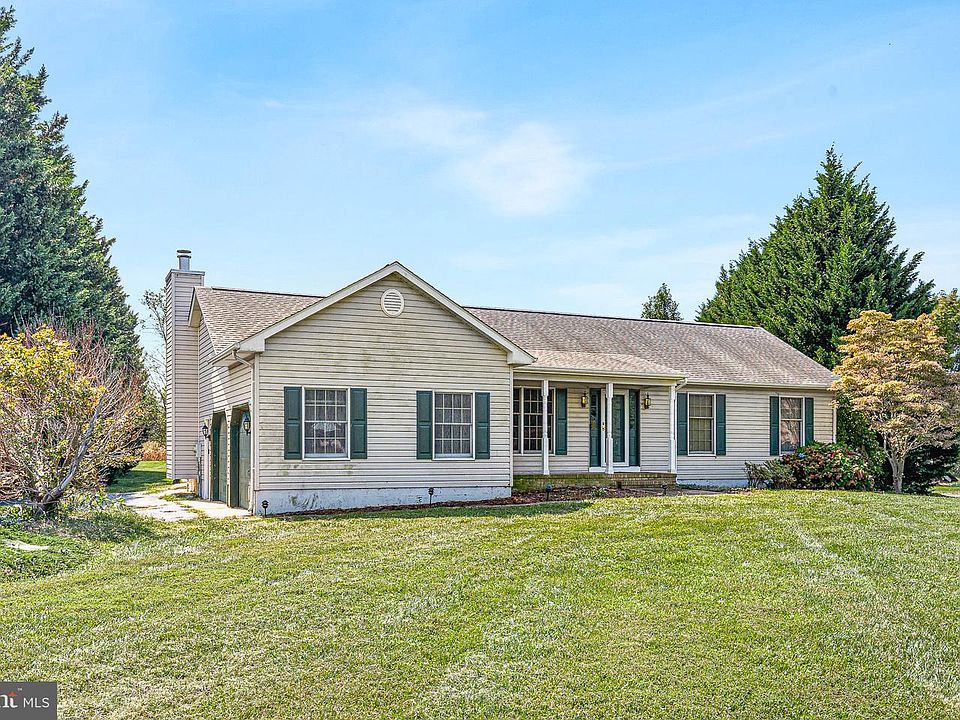 1st image of 131 Connemara Ct