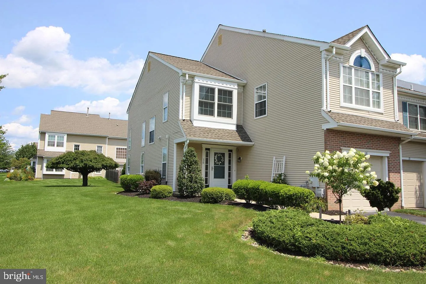 2 bed, 2.5 bath, 2078 sqft, $3,190 — Photo 1