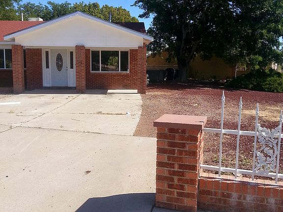3rd image of 6233 Flor De Mayo Pl NW