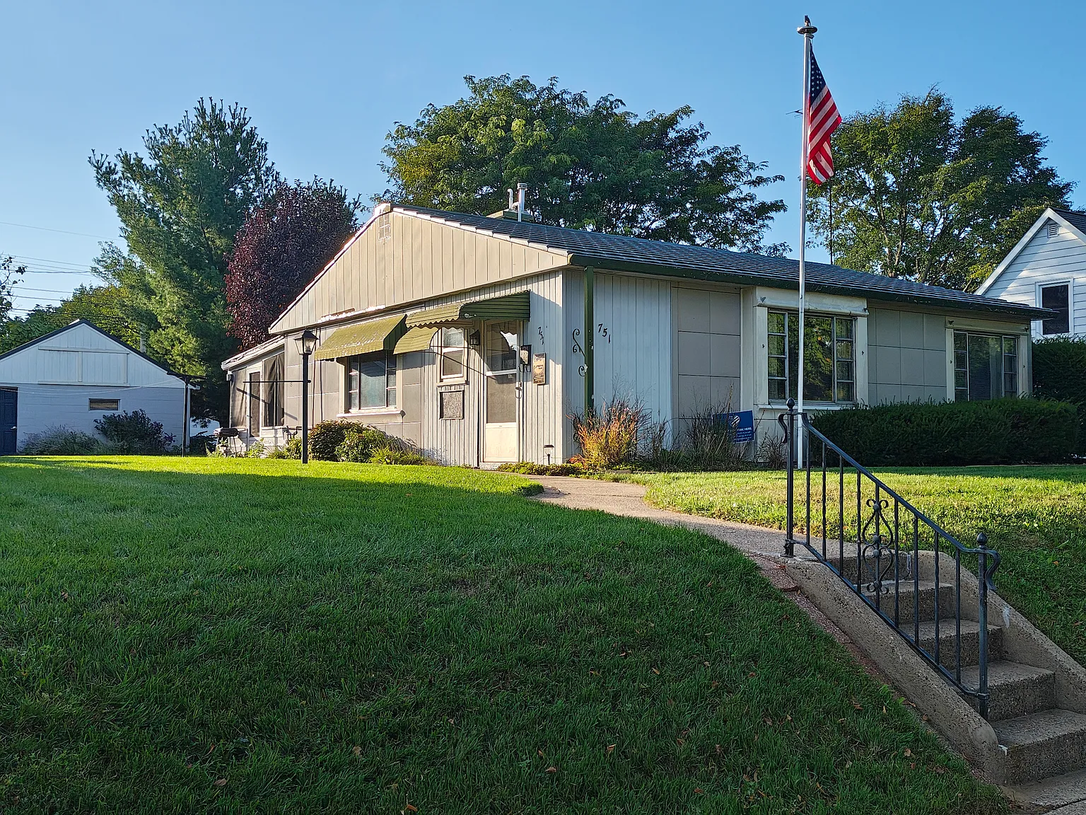 2 bed, 1030 sqft, $2,100 — Photo 1