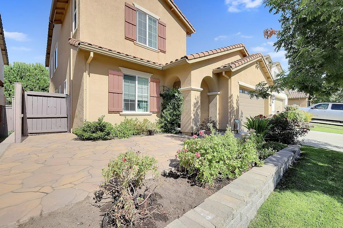 848 Calico Dr photo 1