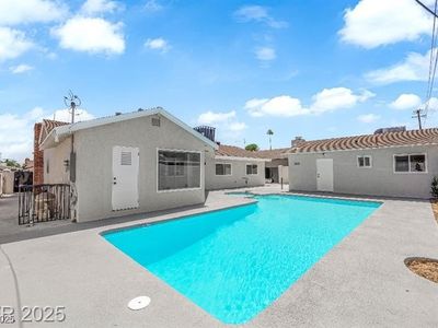 1905 E Oakey Blvd, Las Vegas, NV, 89104