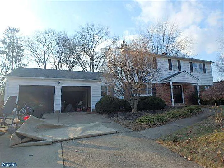 275 Hickory Rd photo 1