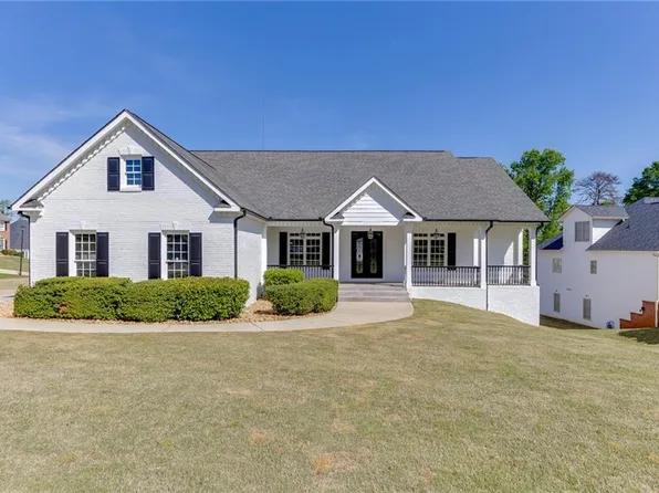 5821 Chalet Way, Hoschton, GA 30548