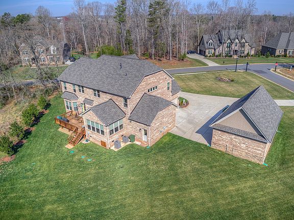 2nd image of 1269 Lancashire Dr