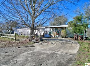 22943 Shady Forest Dr, Elmendorf, TX 78112