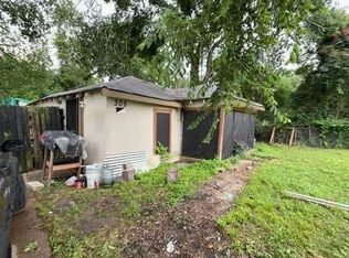 305 W End St, Terrell, TX 75160