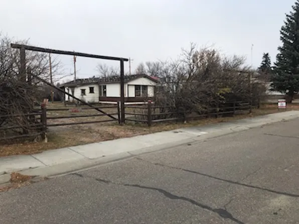 711 Ash Ave, Shelby, MT 59474