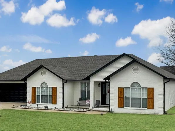 3006 Newcastle Dr, Paragould, AR 72450
