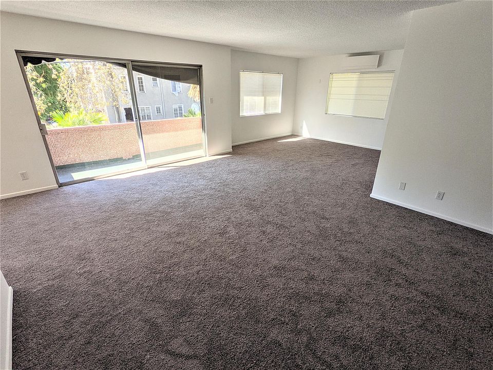 1st image of 2604 N Beachwood Dr APT 5