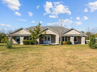 5835 E Line Rd, Whitewright, TX 75491