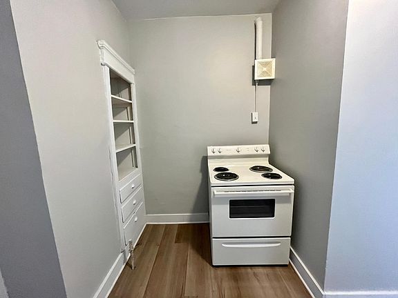 4th image of 532 N Scott St #2