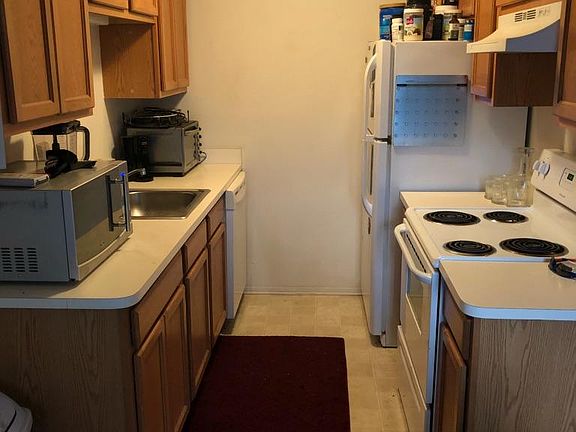 3rd image of 2224 Orchard Crest St #2