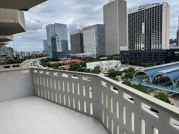 2016 Main St APT 903, Houston, TX 77002