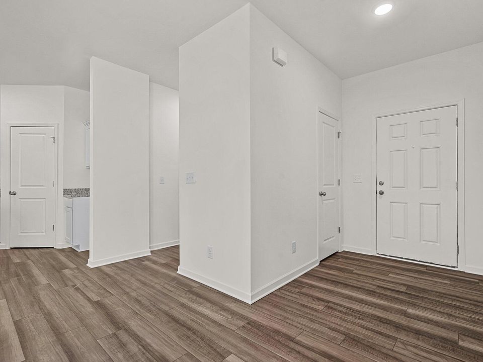 1st image of 1474 Pond Overlook Dr