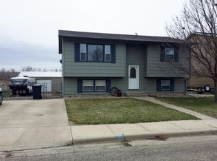 1105 S Cleveland Ave, Pierre, SD 57501